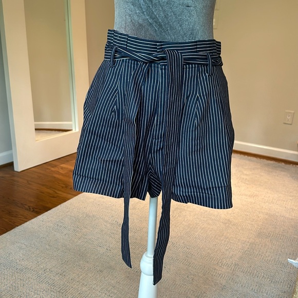 Alice and Olivia navy and white stripe short - Picture 1 of 5